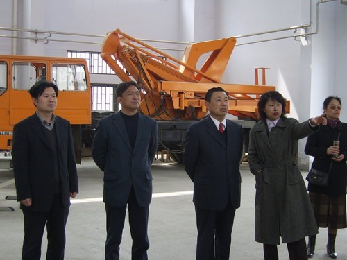 山东省档案局领导来校调研