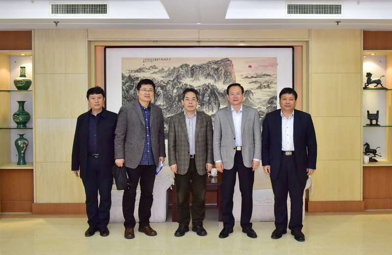 罗公利、刘孟德会见姜清春一行.jpg