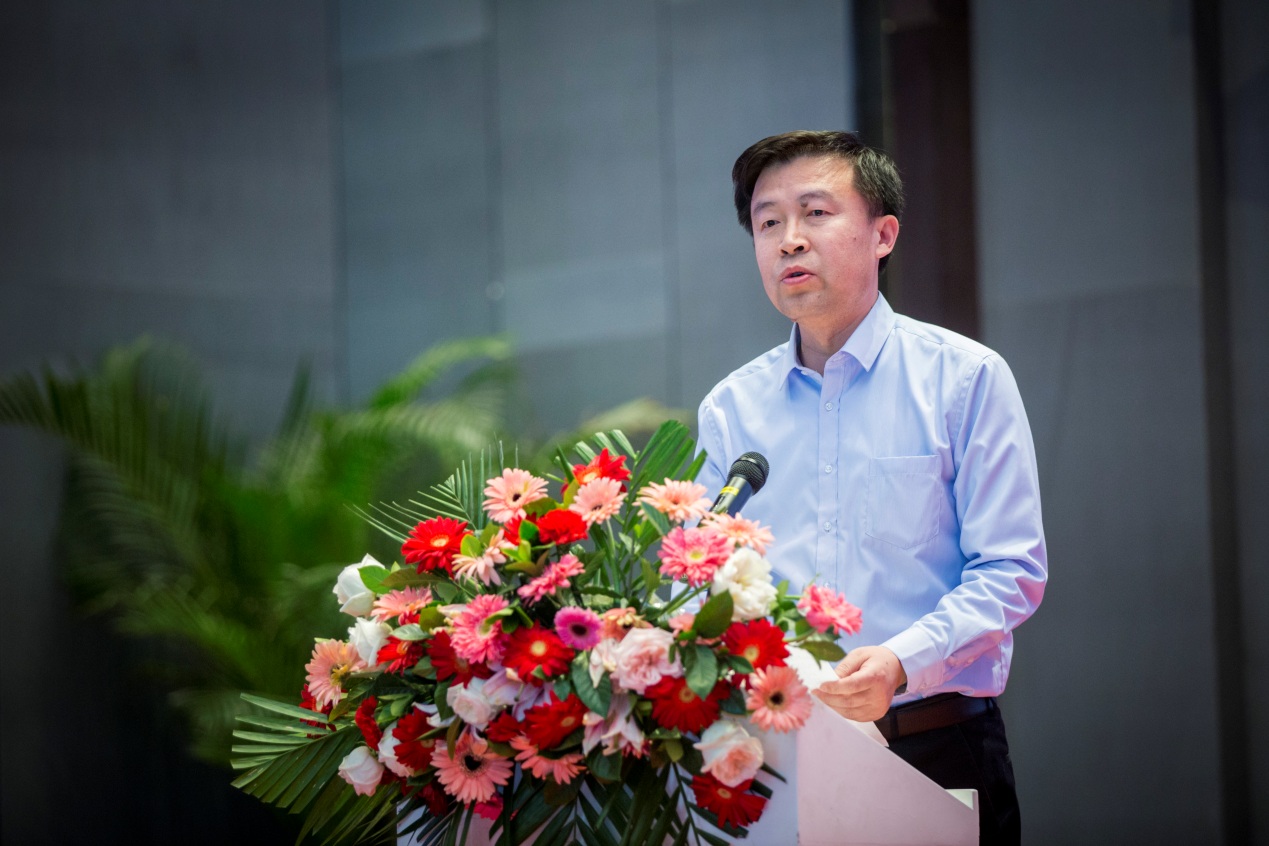 1545749037425977.jpg 吴正龙宣读理事会成员名单.jpg