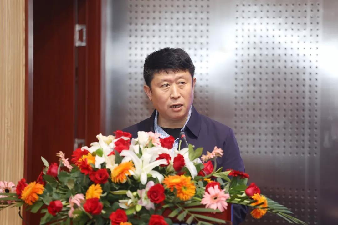 1555425212832373.jpg 校友工作办公室主任王晓东.jpg