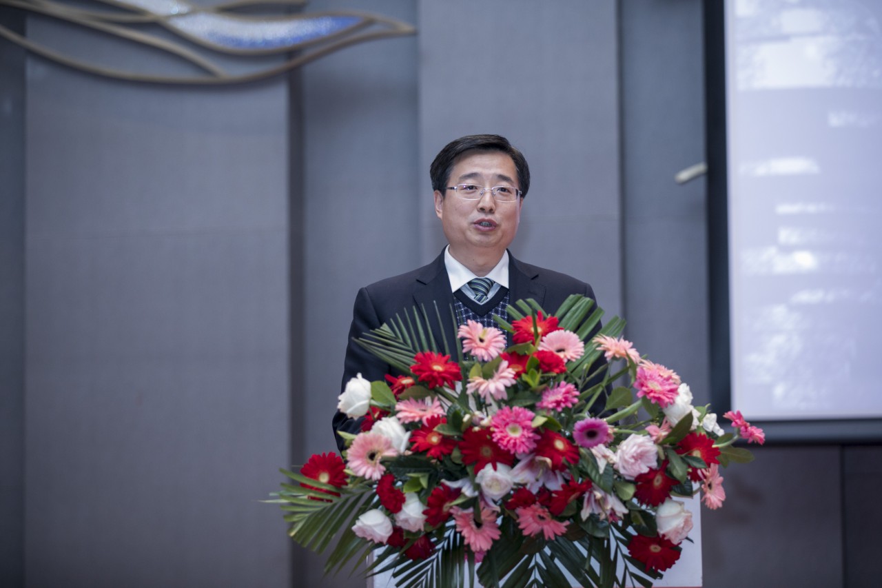 1545749114448671.jpg 李伟发表感言.jpg